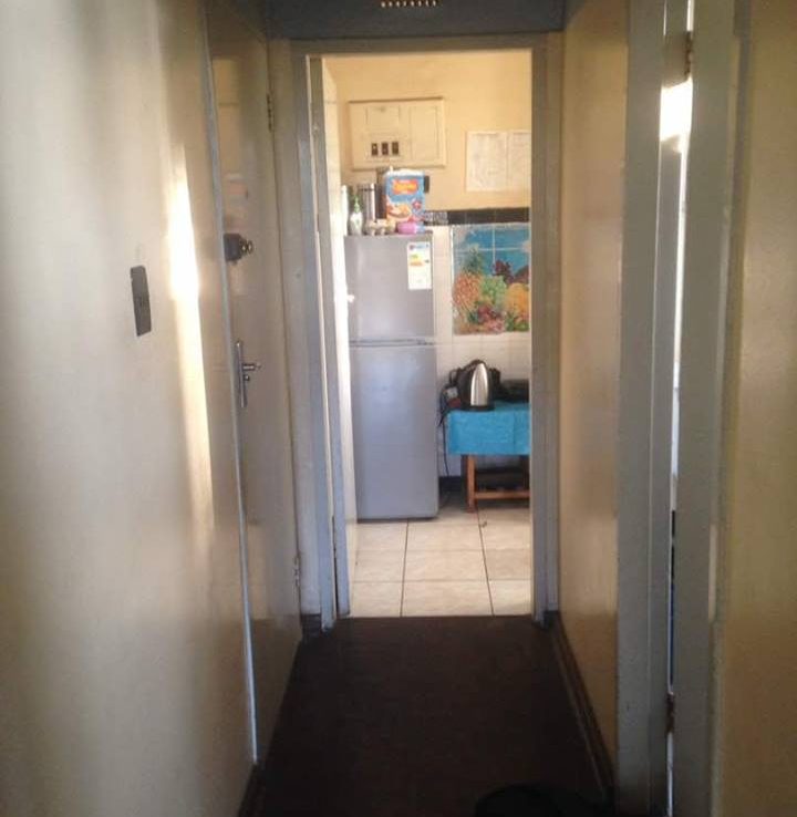 Bachelor flat ShonaHome