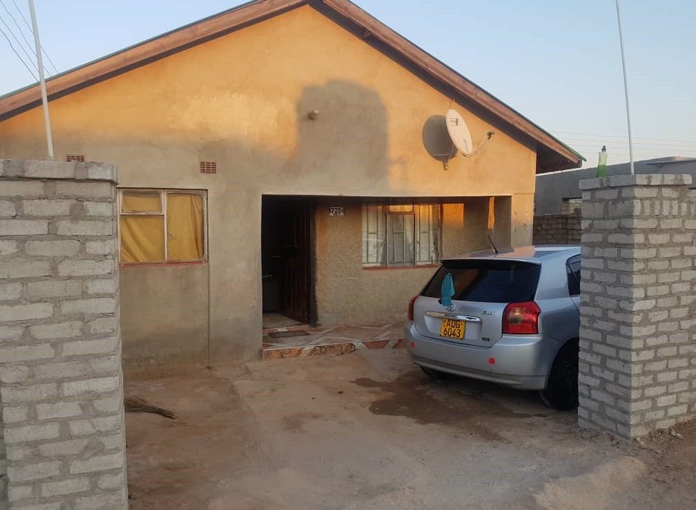 RUWA DAMAFALLS PHASE 4 HOUSE FOR SALE RENOVATORS DELIGHT ShonaHome