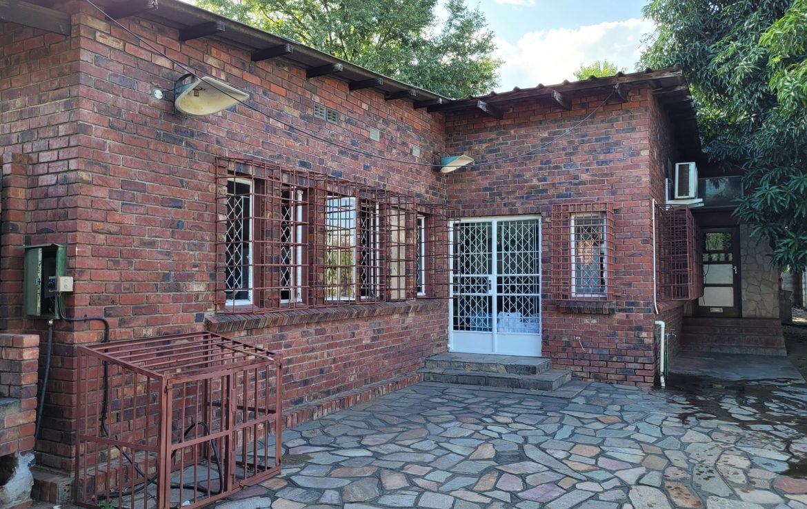 In Kariba house for sale ShonaHome