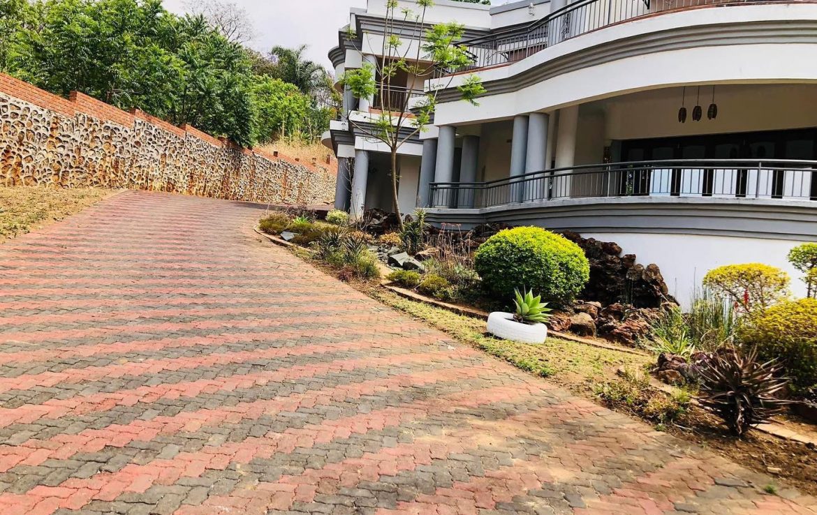 In Borrowdale Brook house for sale ShonaHome