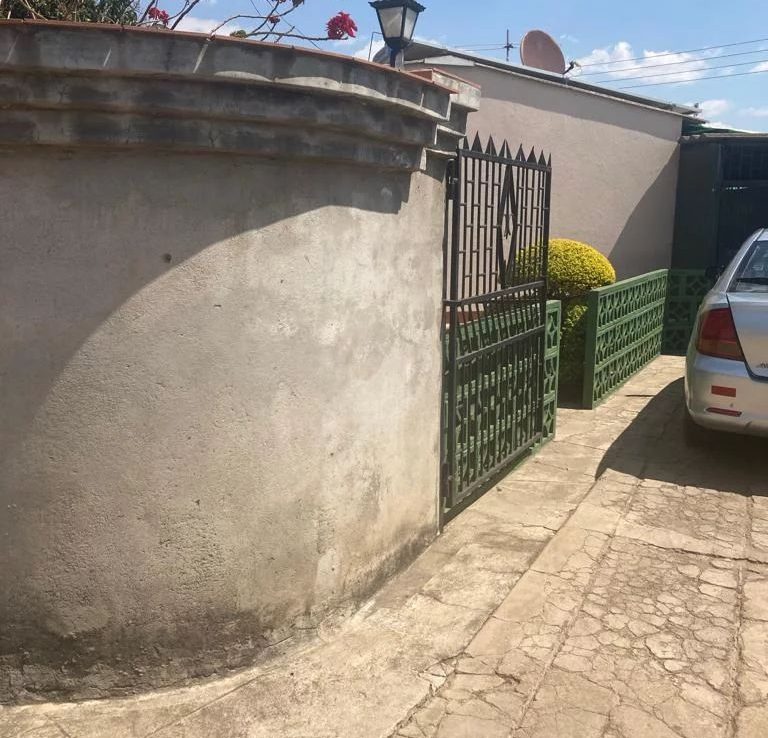 SUNNINGDALE HOUSE TO LET ShonaHome