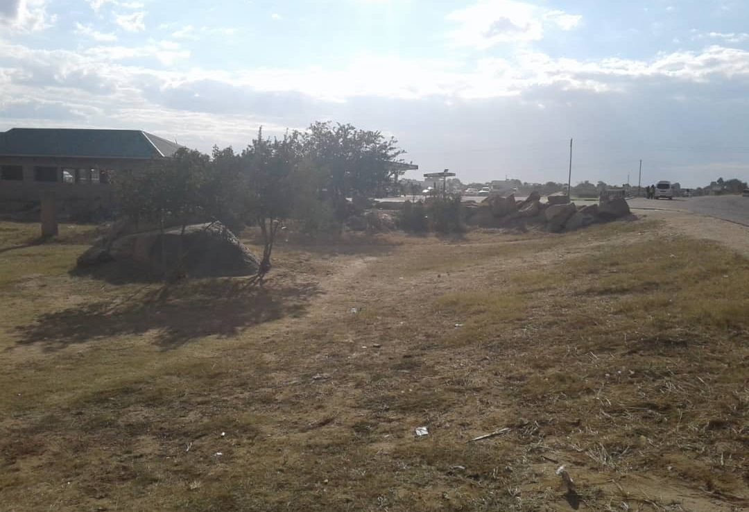 CHITUNGWIZA ALONG CHITUNGWIZA RD INDUSTRIAL STAND FOR SALE ShonaHome