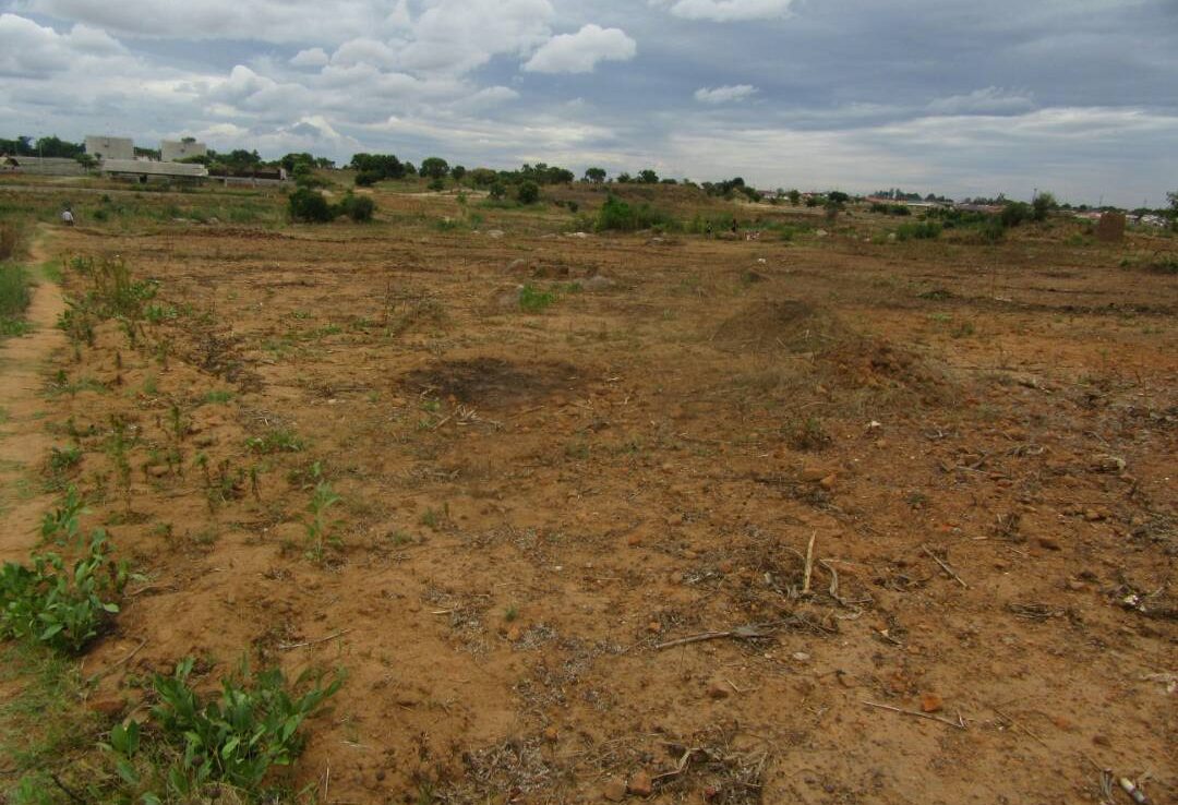 CHITUNGWIZA INDUSTRIAL STAND FOR SALE BEHIND SURFACE INDUSTRIES