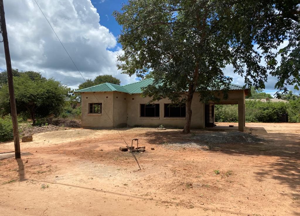 In Victoria Falls House for sale ShonaHome
