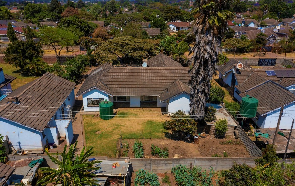 In Sunridge SUPER House for sale ShonaHome