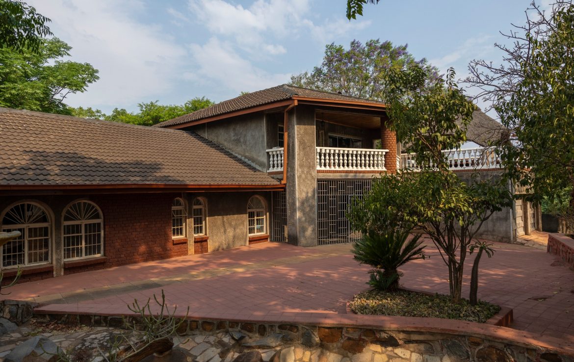 In Bluff Hill house for sale ShonaHome