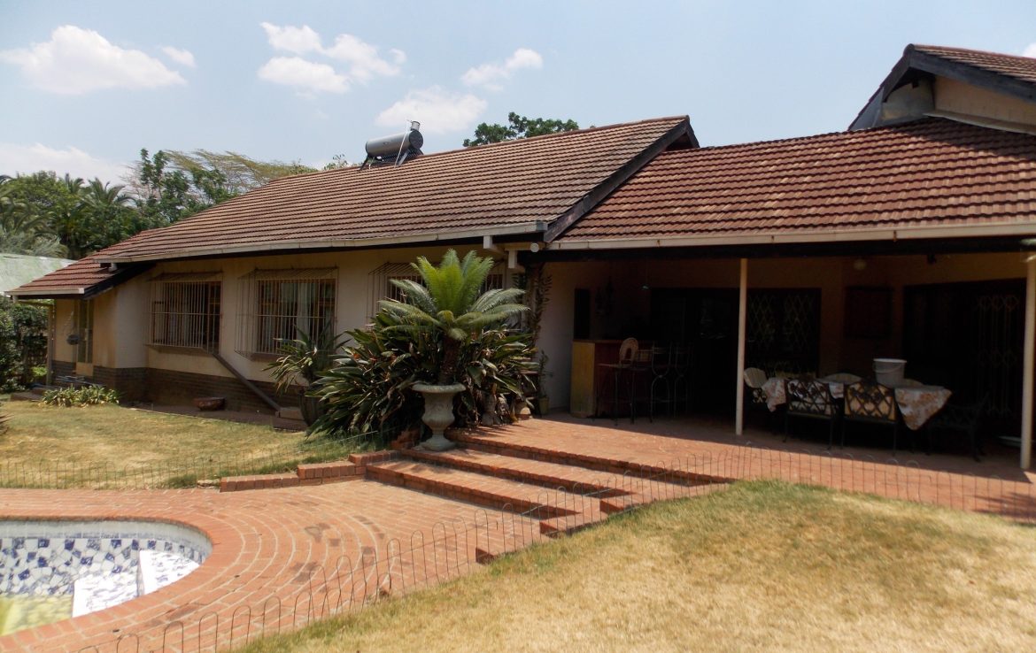 In Newlands MASSIVE potential house for sale ShonaHome