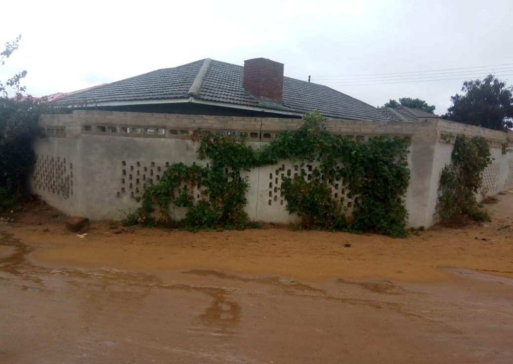 In DAMOFALLS PHASE 2 RUWA house for sale ShonaHome